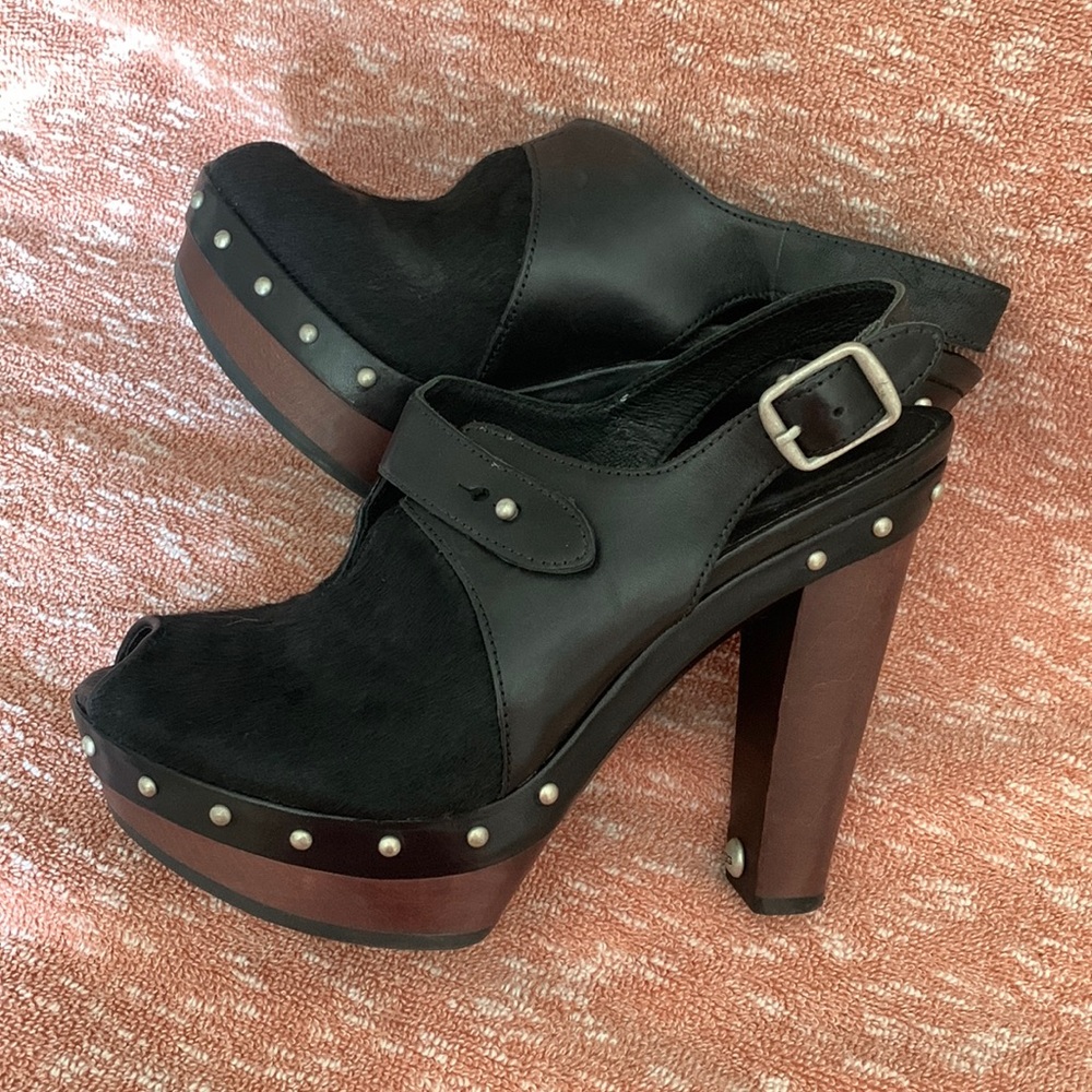 Ugg Black Cowhide Heel Women’s Size 6